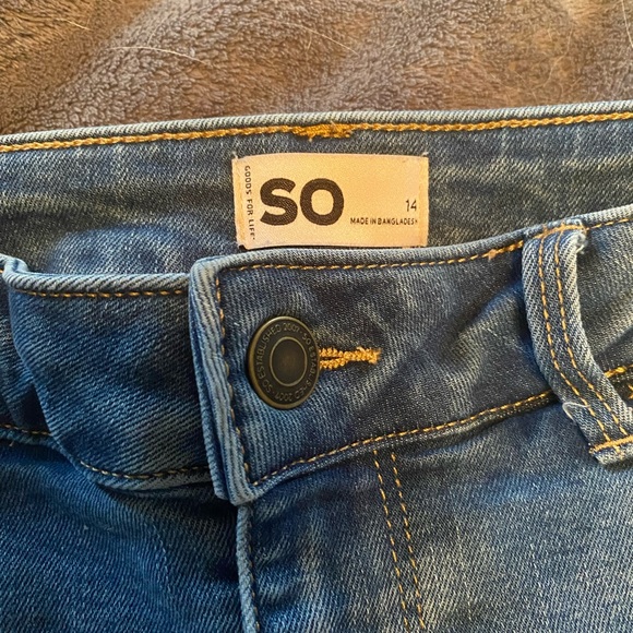 2 pairs SO Jean shorts - Picture 4 of 5